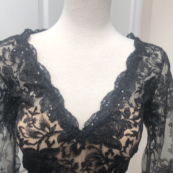 Elegant black short dresses with long sleeves - Picture 2 of 5